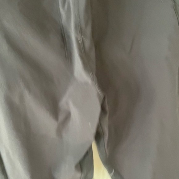 Athleta Black joggers Size 8 Little wear (4) zipped pockets High waist - Picture 6 of 7
